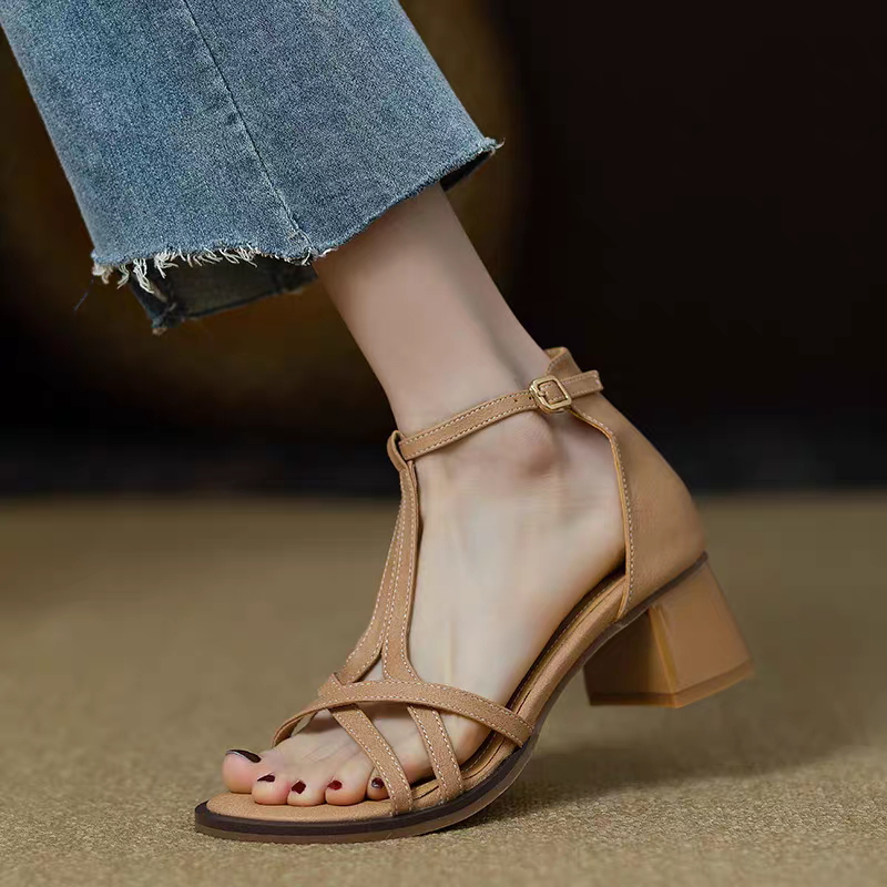 編織簍空金屬釦低跟涼鞋 復古交叉 百搭 魚骨涼鞋 羅馬涼鞋 平底 低跟 露趾 涼鞋 舒適軟Q底 休閒涼鞋 G2632-細節圖7