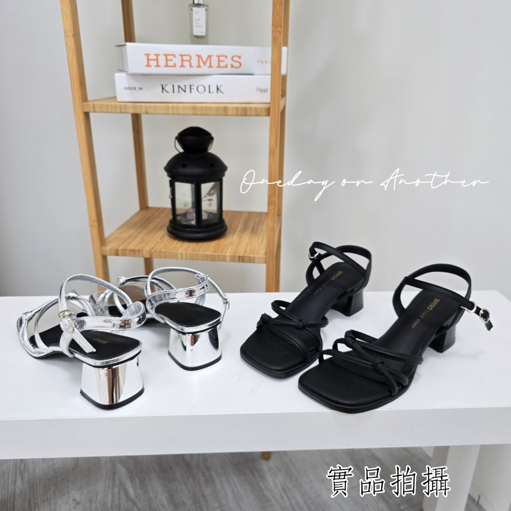 多線條低跟涼鞋 一字 細帶 方頭 低跟涼鞋 舒適軟Q底 韓版 休閒涼鞋 跟鞋 粗跟涼鞋 羅馬涼鞋 涼鞋 女鞋 2583-細節圖8