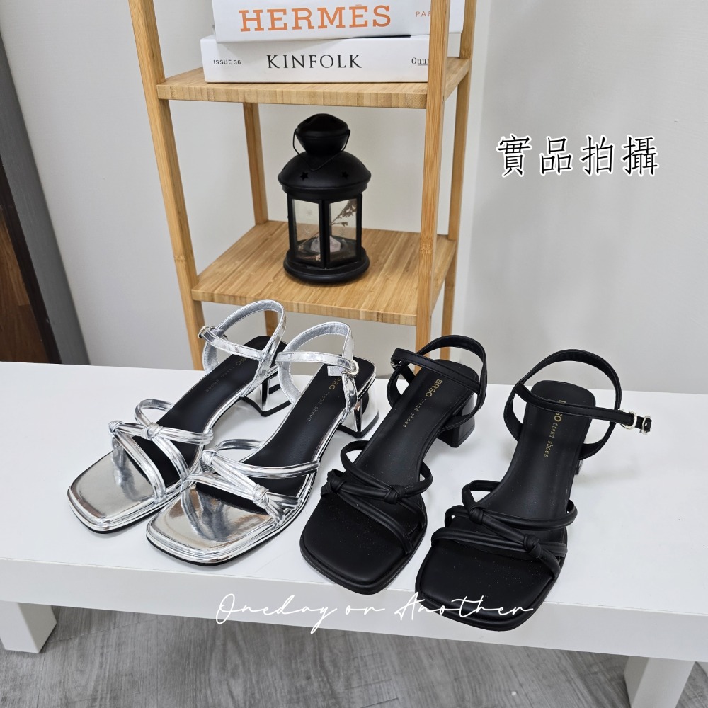 多線條低跟涼鞋 一字 細帶 方頭 低跟涼鞋 舒適軟Q底 韓版 休閒涼鞋 跟鞋 粗跟涼鞋 羅馬涼鞋 涼鞋 女鞋 2583-細節圖9