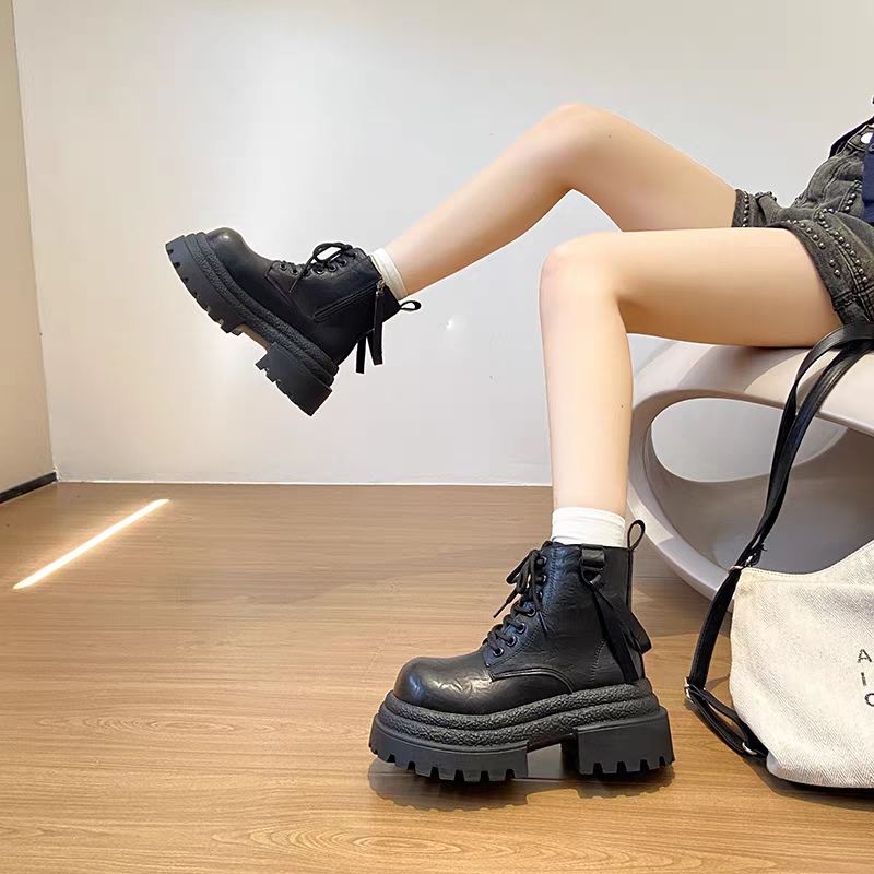 厚底馬丁靴 超顯瘦增高不累腳不磨腳 超好走重磅厚底系帶靴 超顯腿細 韓系穿搭 必備百搭 秋冬靴 修飾腿型G8697-細節圖7
