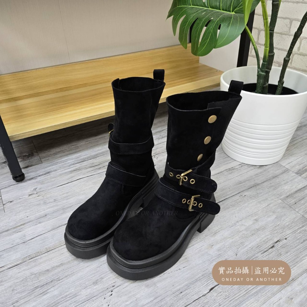 兩種穿法♥️絨布金屬雙帶圓頭厚底靴 厚底長靴 瘦瘦靴 長筒靴 高筒 增高 厚底 顯瘦 騎士靴 長靴 膝下靴 G2185-規格圖10