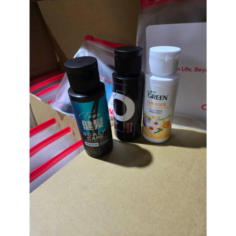 現貨❤️快速出貨⏰ 綠的抗菌旅行組合 三合一洗髮沐浴乳 控油洗髮精 洋甘菊沐浴乳 便攜隨身包-細節圖4
