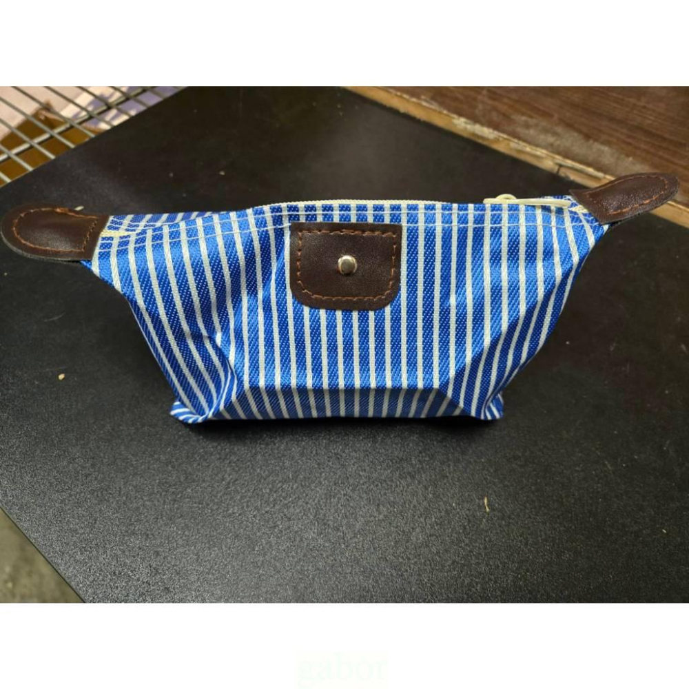 現貨❤️快速出貨⏰(內防水)條紋收納包 條紋水餃包 餃子包 條紋化妝包 隨身包 可折疊餃子包 輕巧容量收納袋 (顏色隨機-細節圖2