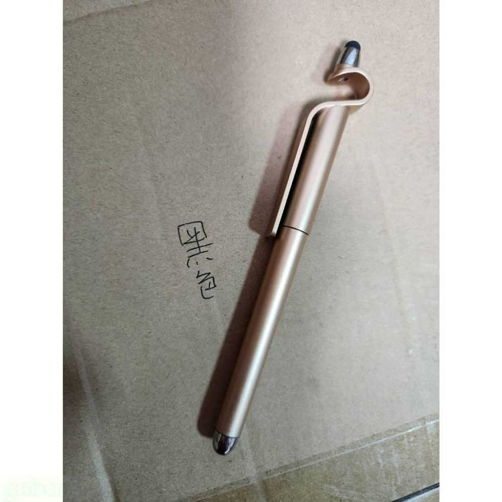 現貨❤️快速出貨⏰【我是一支黑筆】【功能:寫字】3功能多用途 手機支架筆 觸控筆 追劇神器 原子筆 觸控螢幕筆-細節圖2
