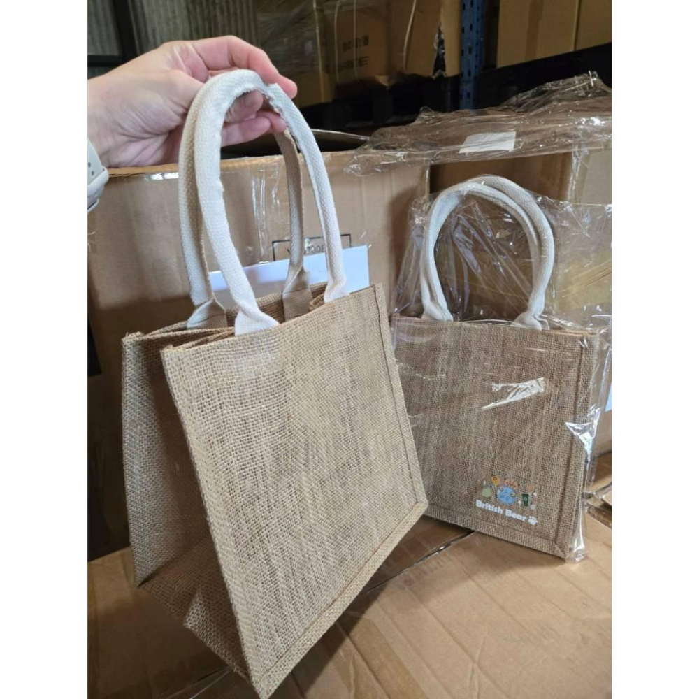 現貨❤️快速出貨⏰ 英國熊 黃麻環保購物袋 麻布手提袋 內層防水立挺耐用 收納袋-細節圖2