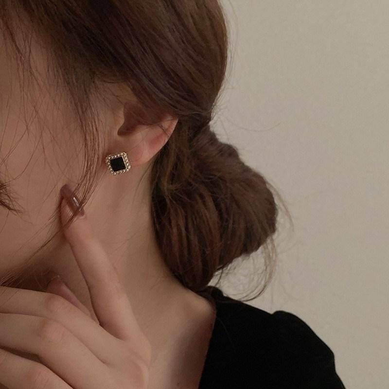 冷淡風黑色高雅珍珠耳環-細節圖3