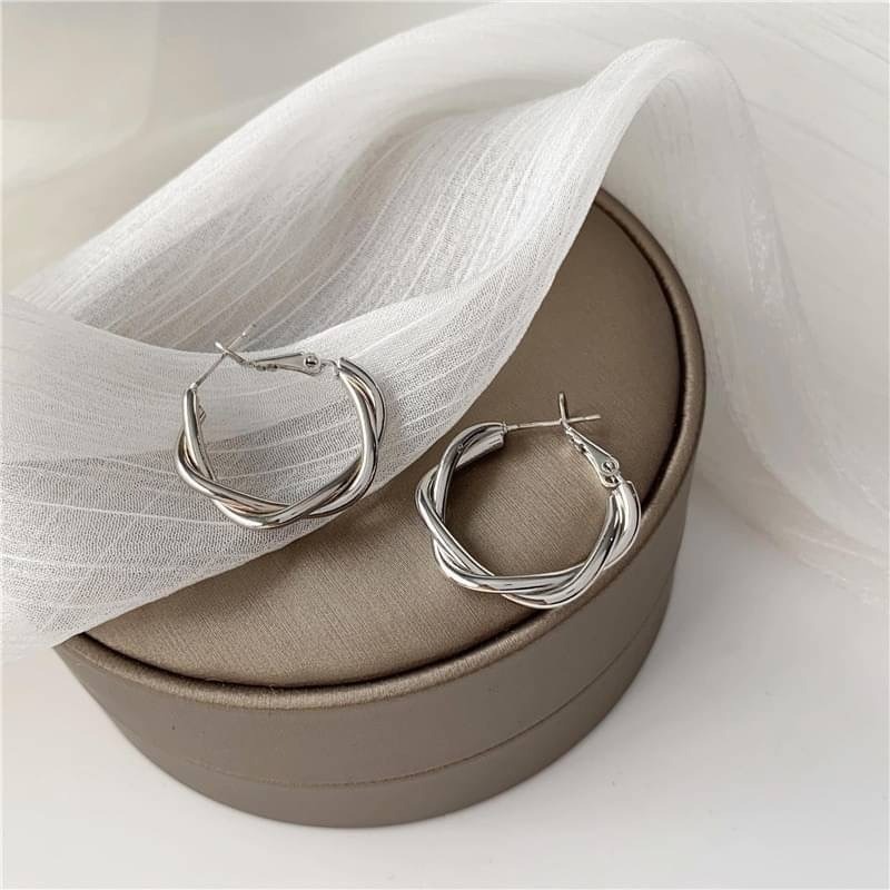 〈925銀針〉復古麻花耳環-細節圖2