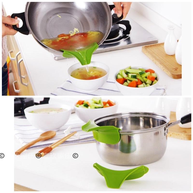鍋具導流器 防漏 倒湯嘴 《1985life 生活》邊緣導流器 便利倒湯器 硅膠 防灑漏鍋具 液體導流嘴 鍋具 廚房用品-細節圖7
