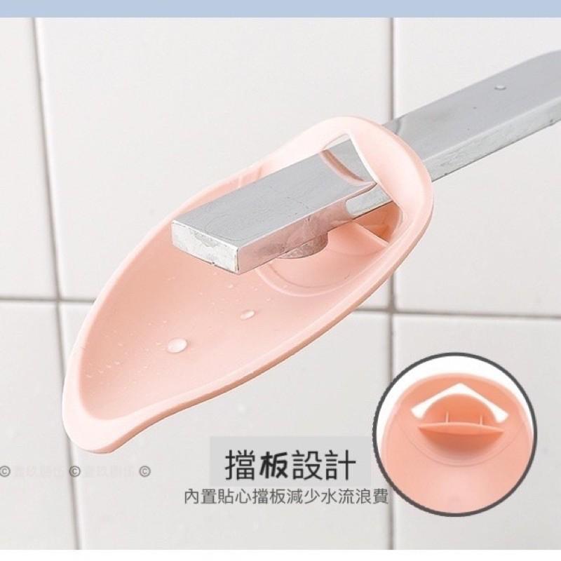 水龍頭延長器 延長 延伸 導水器 防噴濺《1985life 生活》引水水龍頭加長延伸器 導水 水龍頭加長延伸器 矽膠-細節圖3