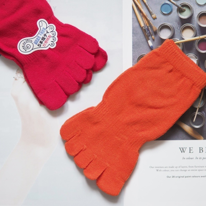 👍凱美棉業｜MIT台灣製 純棉細針純色船型五指襪 兩色-細節圖5