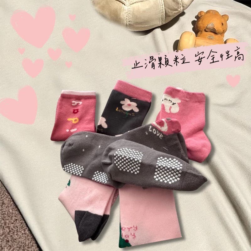 👍凱美棉業｜純棉止滑童襪 甜美粉色款 花花童襪 卡通童襪 可愛襪 女童襪 13-16cm-細節圖2