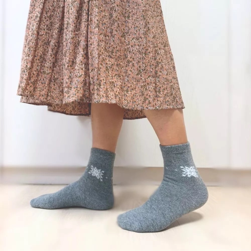 👍凱美棉業｜冬日必備🔥（女款）精緻保暖毛襪 防寒襪 保暖襪 毛襪 長襪 冬天襪-雪花款-細節圖5