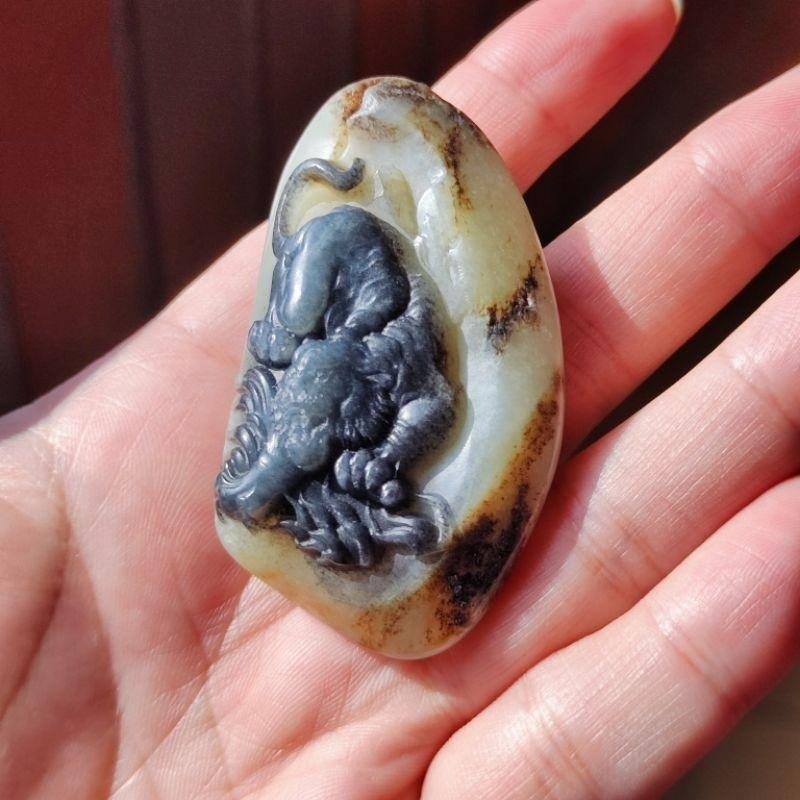 【賞】籽料 秋梨皮 下山虎 山水 擺件 雕件 手把件-細節圖2