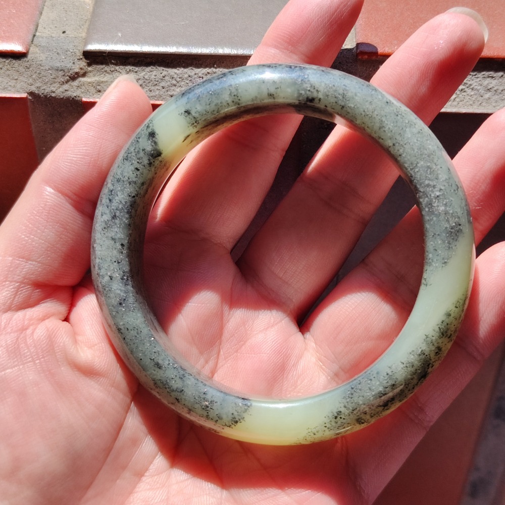 【鐲】和田玉 黃底青花 厚莊 手鐲 玉鐲 平安鐲 內徑59+mm-細節圖2