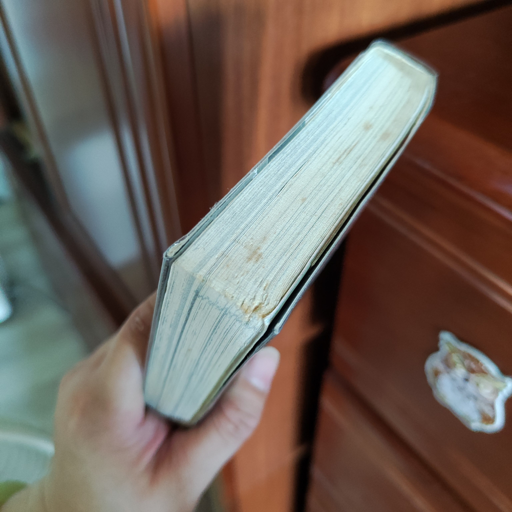 【漫畫】死神 公式角色設定集 黑色 自有書 無章釘 自有書有書套 微泛黃，有點小折痕-細節圖2