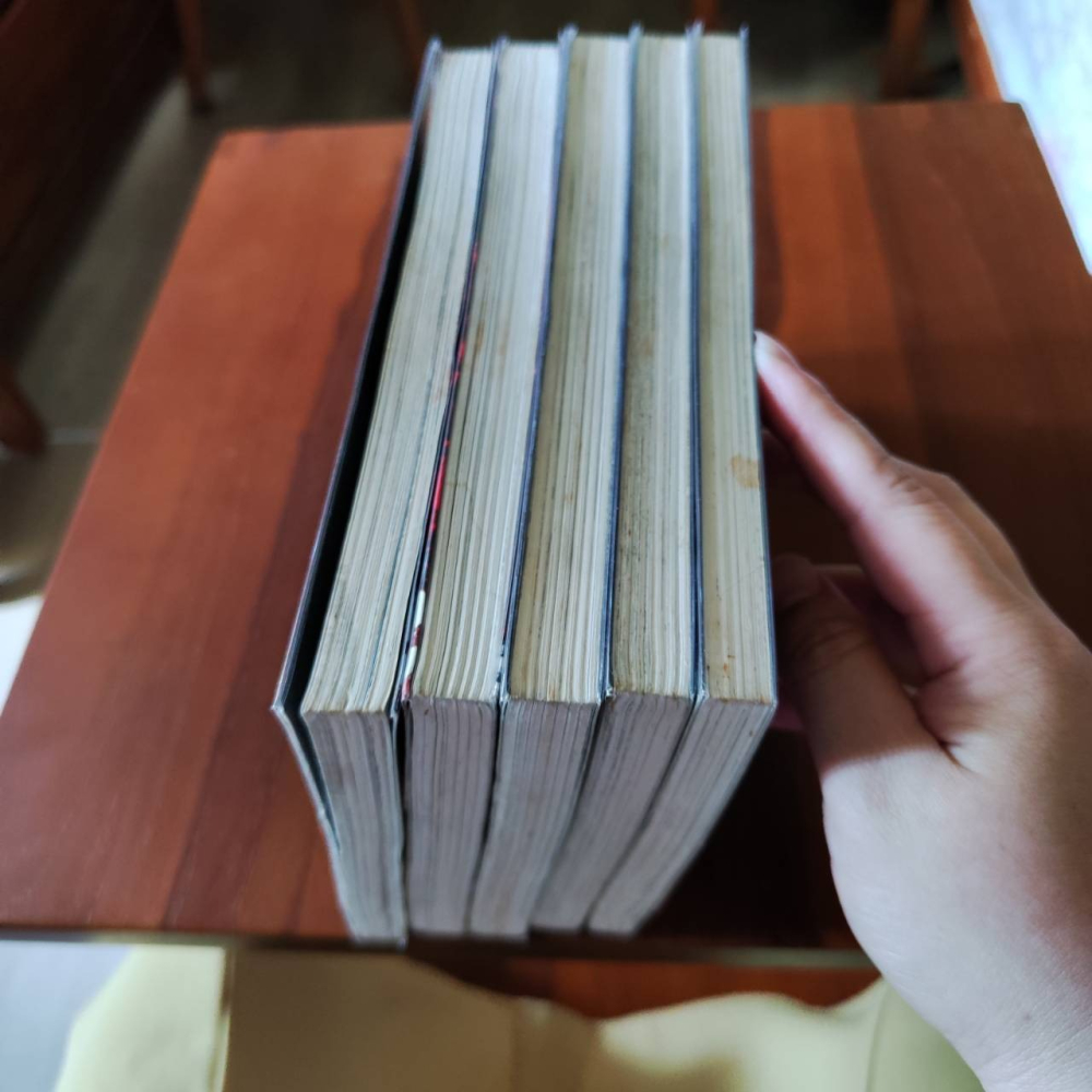 【漫畫】侵蝕者 1-5(全) 薄根正俊 不分售 書況佳  二手書，有包書套，書況佳-細節圖4