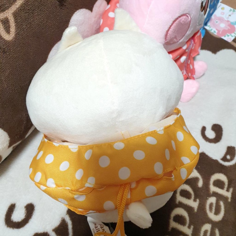 卡娜赫拉的小動物 雨衣系列娃娃 6吋玩偶 正版授權 有標 兔兔 P助-細節圖3