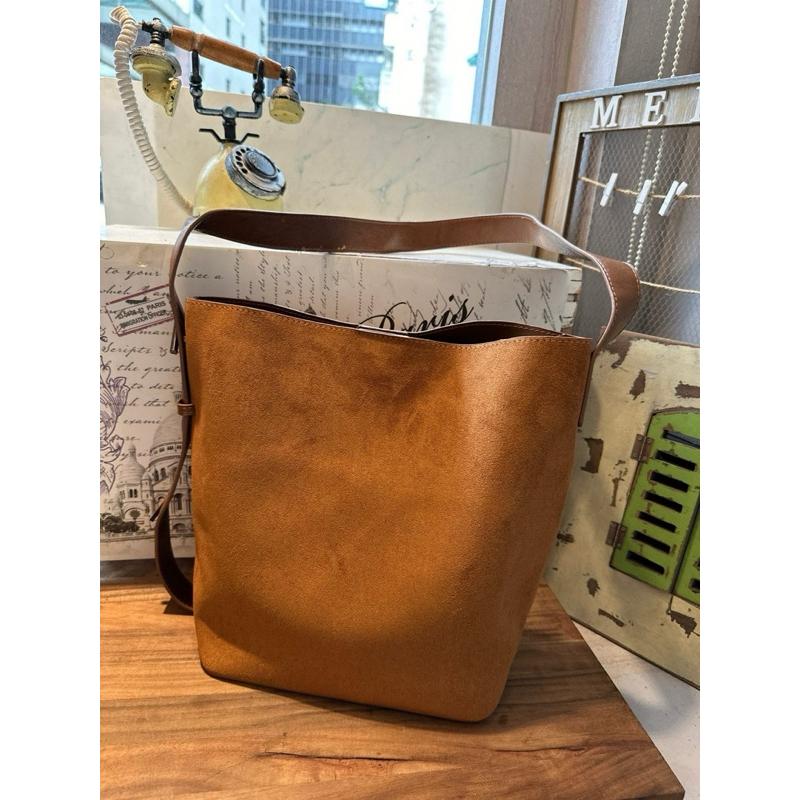 🔥 現貨【🇰🇷 Tanned】| 韓國 最新材質絨面水桶側背包👜正韓 流行包 水桶包-細節圖3