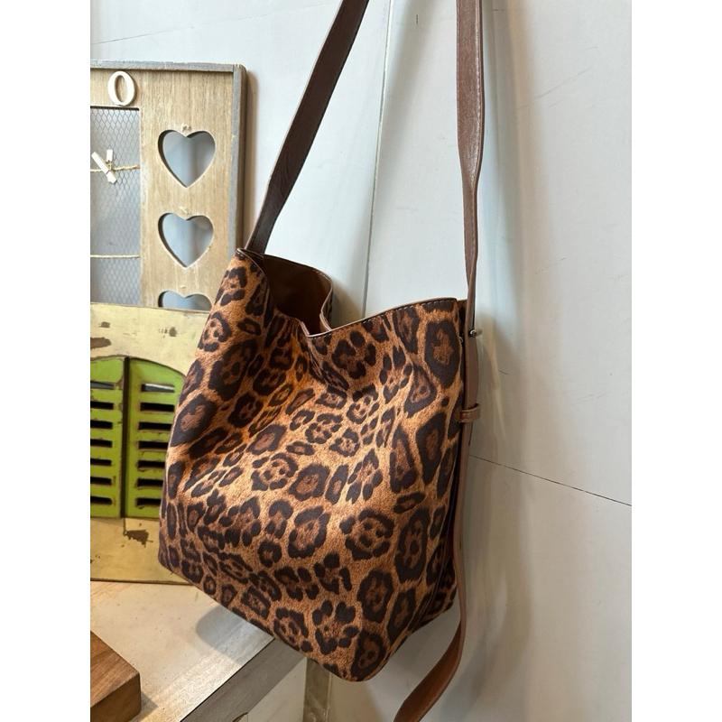 🔥 現貨【🇰🇷 Tanned】| 韓國 最新材質絨面水桶側背包👜正韓 流行包 水桶包-細節圖8