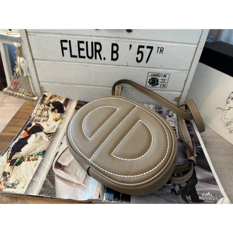 部分現貨🔥【🇰🇷 Tanned】【保固】| 質感牛皮豬鼻子斜背胸包👜真皮系列 牛皮皮革 斜背包 胸包 精品包 高質感包包-細節圖2