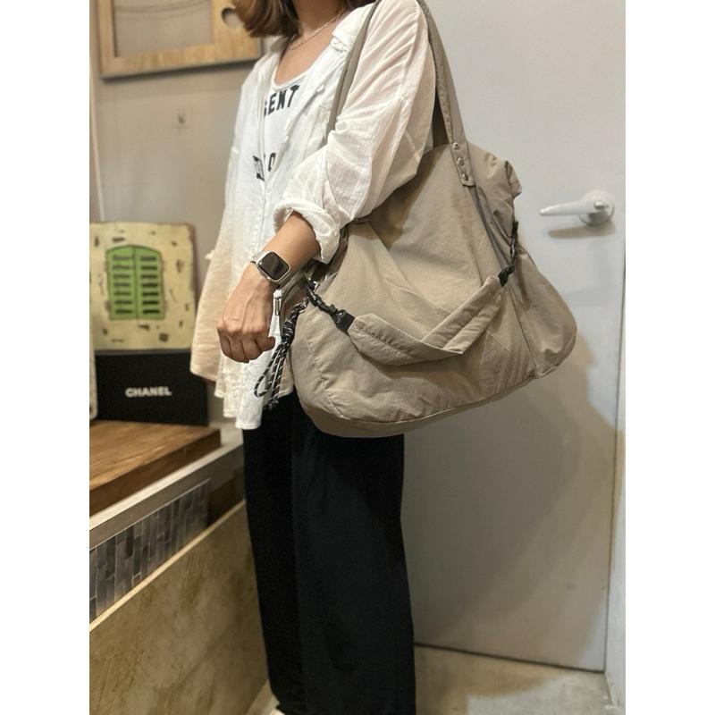 🔥 現貨【🇰🇷 Tanned】|韓國 特殊內裡車棉舖棉空氣側背大包👜正韓 空氣包 流行包 化妝包 媽媽包-細節圖5