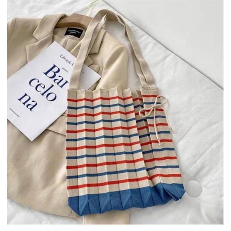 🔥 現貨【🇯🇵Tanned】|日本 壓折橫條可收起扇子包👜設計款 文創包 ig穿搭包-細節圖2