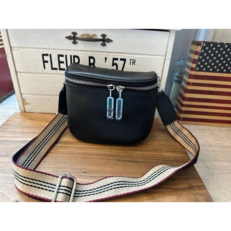 🔥 現貨【🇰🇷 Tanned】|韓國 牛皮半圓拉鍊配直條織帶斜背包👜正韓 真皮系列 牛皮皮革 相機包 旅遊包-細節圖3