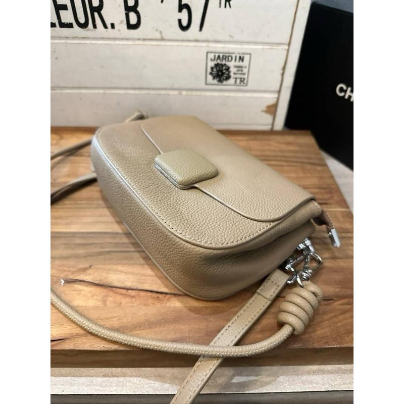 🔥 現貨【🇰🇷 Tanned】|韓國 牛皮蓋子多層斜背包👜正韓 真皮系列 牛皮皮革 化妝包 高品質穿搭包-細節圖9