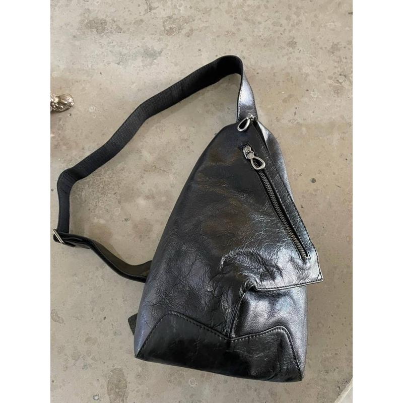 🔥 現貨【🇰🇷 Tanned】|韓國 個性直立真皮胸包👜正韓 真皮系列 牛皮皮革 父親節禮物 生日禮物 腰包 胸包-細節圖5