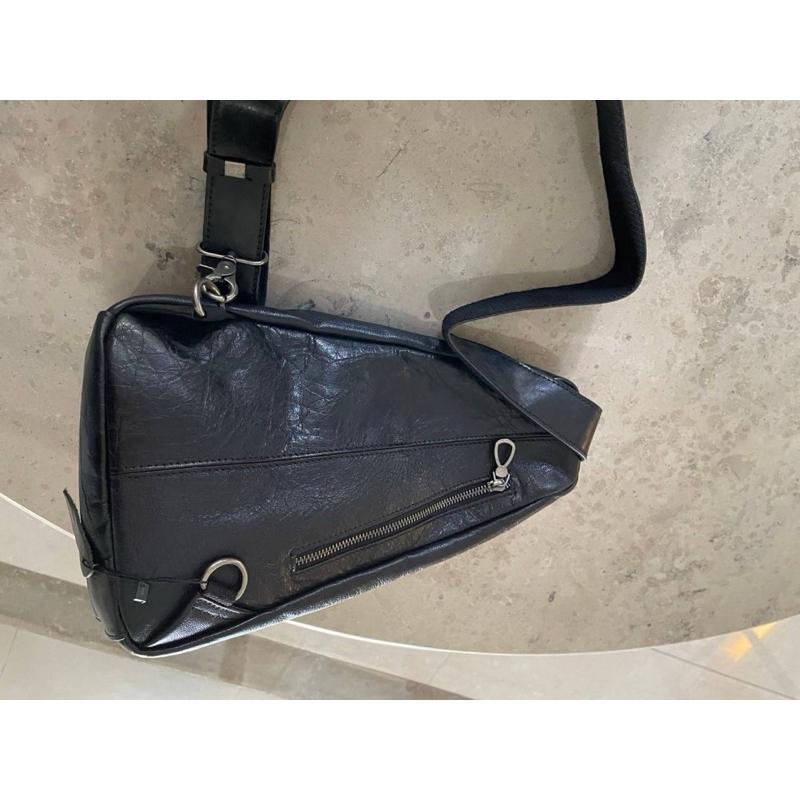 🔥 現貨【🇰🇷 Tanned】|韓國 個性直立真皮胸包👜正韓 真皮系列 牛皮皮革 父親節禮物 生日禮物 腰包 胸包-細節圖8