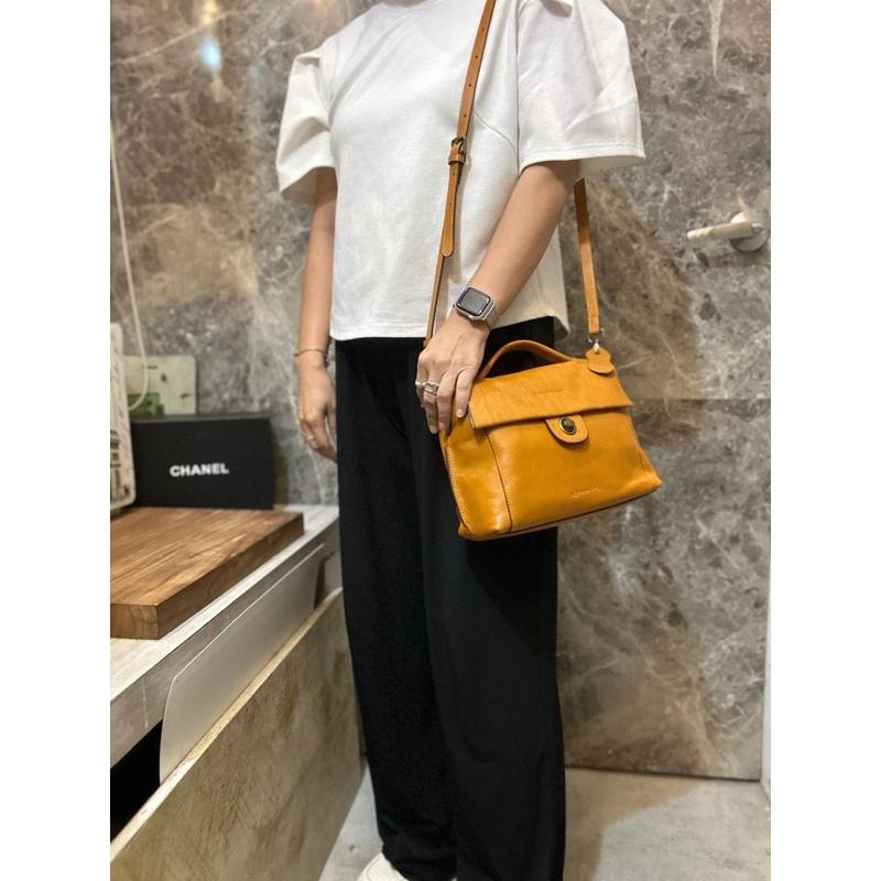 🔥 現貨【🇰🇷 Tanned】|韓國 2story質感植鞣牛皮簡約蓋子轉扣手提斜背包👜正韓 真皮系 牛皮皮革 簡約文青包-細節圖3