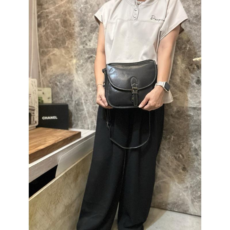 🔥 現貨【🇰🇷 Tanned】|韓國 2story質感植鞣牛皮簡約蓋子信封斜背包👜正韓 真皮系列 牛皮皮革 簡約包 文青-細節圖6