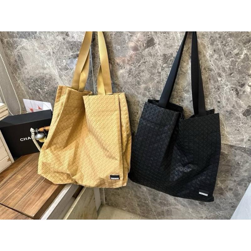 🔥 現貨【🇰🇷 Tanned】|韓國 特殊壓折小三角片購物側背包👜設計包 購物大包-細節圖8