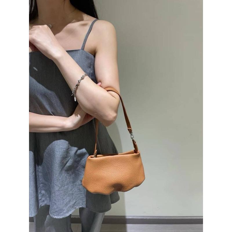 🔥 現貨【🇰🇷 Tanned】|韓國 手機拉鍊手拿雲朵小包👜正韓 真皮系列 牛皮皮革 手機包 隨身小包-細節圖6