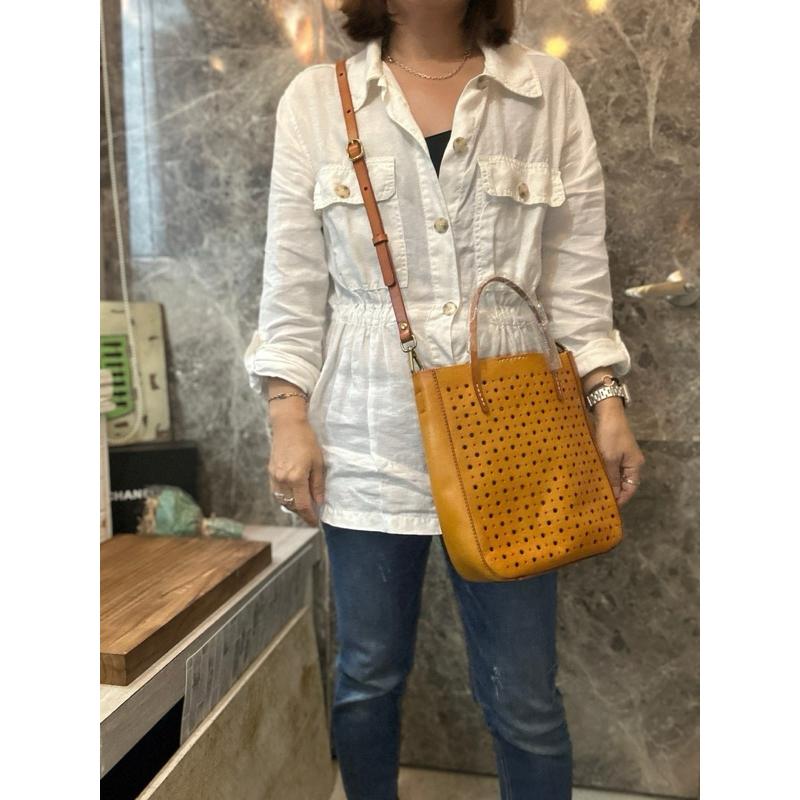 🔥 現貨【🇰🇷 Tanned】|韓國 樹羔牛皮刻圓洞洞手提托特斜背包👜正韓 真皮系列 牛皮皮革 東大門連線 音樂祭包包-細節圖3