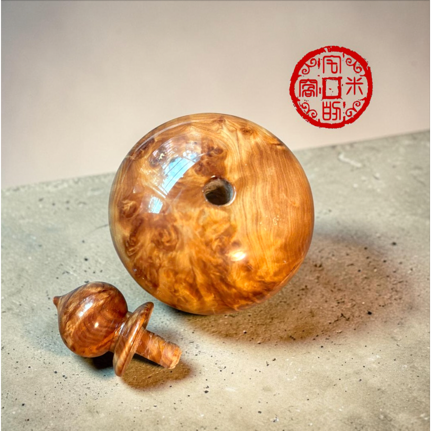 [宅米的窩]一物一圖 只此一個 珍稀台灣紅檜 取材自樹瘤木塊塊區 榴花聚寶盆 聚寶聚福 供養 聞香 風水 贈日本線香-細節圖6
