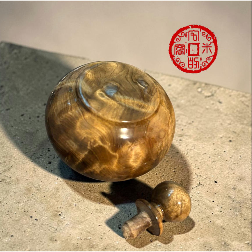[宅米的窩]一物一圖 只此一個 珍稀台灣沉水紅檜 取材自樹瘤木塊塊區 榴花聚寶盆 聚寶聚福 供養 聞香 風水 贈日本線香-細節圖2