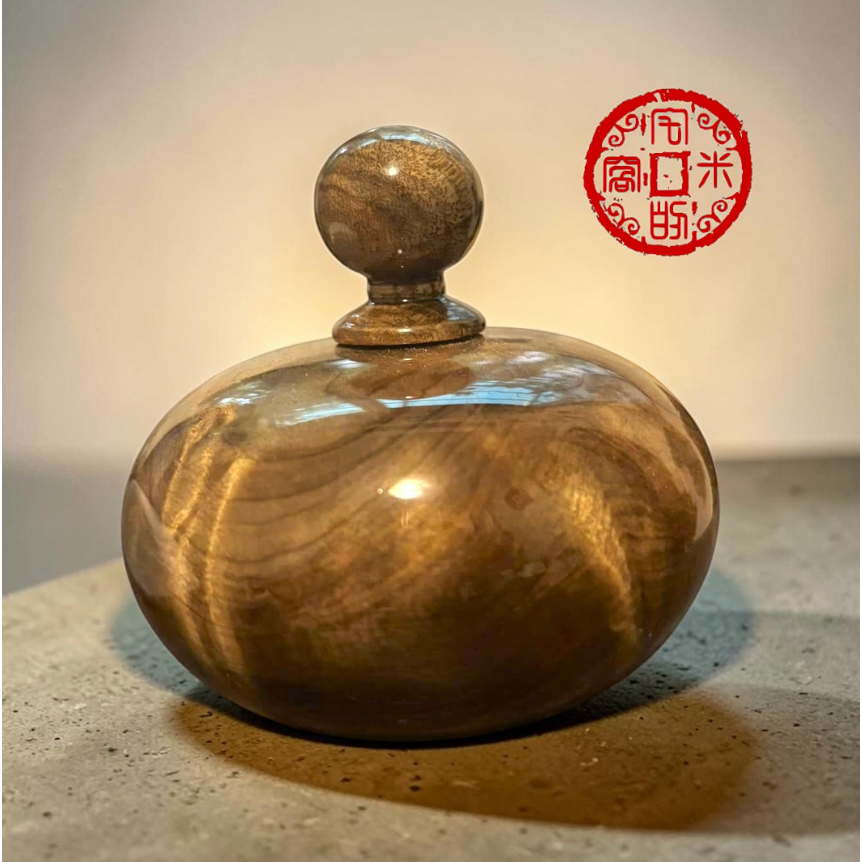 [宅米的窩]一物一圖 只此一個 珍稀台灣沉水紅檜 取材自樹瘤木塊塊區 榴花聚寶盆 聚寶聚福 供養 聞香 風水 贈日本線香-細節圖8
