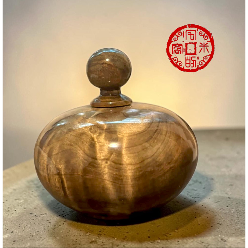 [宅米的窩]一物一圖 只此一個 珍稀台灣沉水紅檜 取材自樹瘤木塊塊區 榴花聚寶盆 聚寶聚福 供養 聞香 風水 贈日本線香-細節圖9