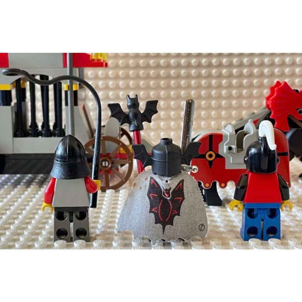 LEGO樂高 二手 絕版 城堡系列 6047 蝙蝠囚車 黑龍囚車 蝙蝠領主-細節圖3