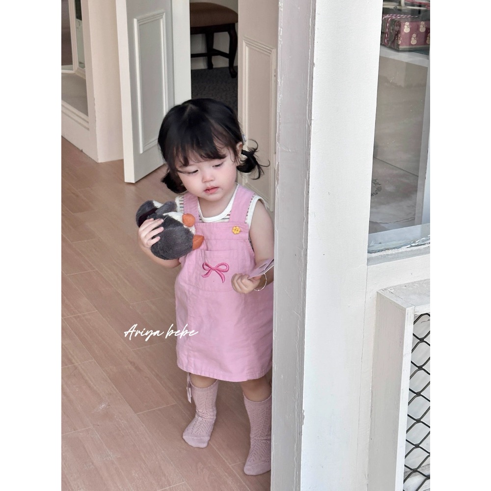 【現貨90cm】🇨🇳陸牌｜設計師原創品牌 刺繡蝴蝶結粉色吊帶裙-細節圖2