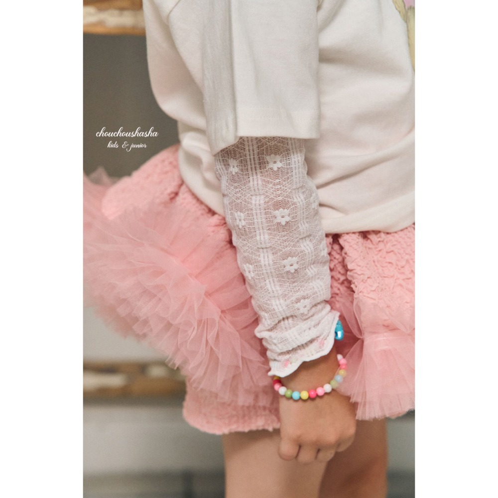 🇰🇷韓國童裝｜2025秋款🍂CHOUCHOUSHASHA花朵蕾絲內搭上衣-規格圖10