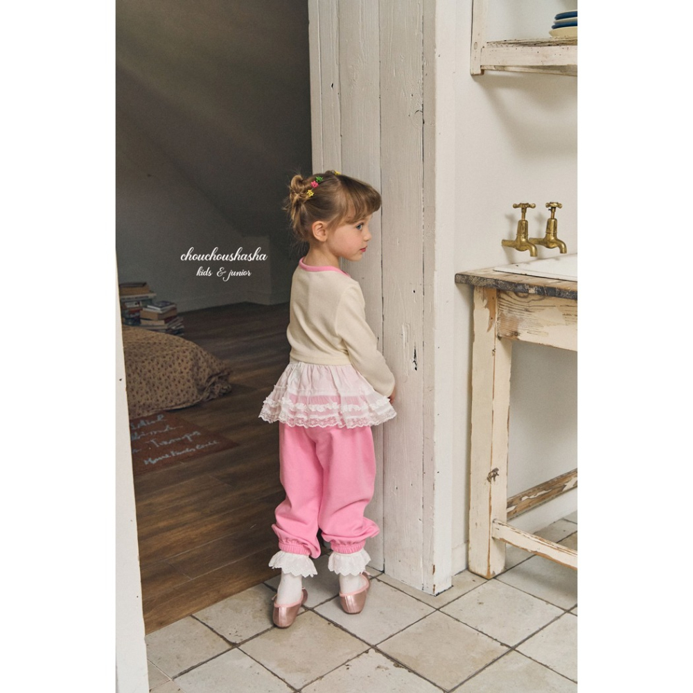 🇰🇷韓國童裝｜2025秋款🍂CHOUCHOUSHASHA貼紙風長褲(不含白色屁簾)【粉色】-細節圖2