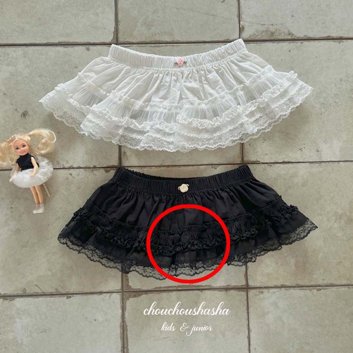 🇰🇷韓國童裝｜2025秋款🍂CHOUCHOUSHASHA浪漫拼層裙【白色/黑色】-規格圖10