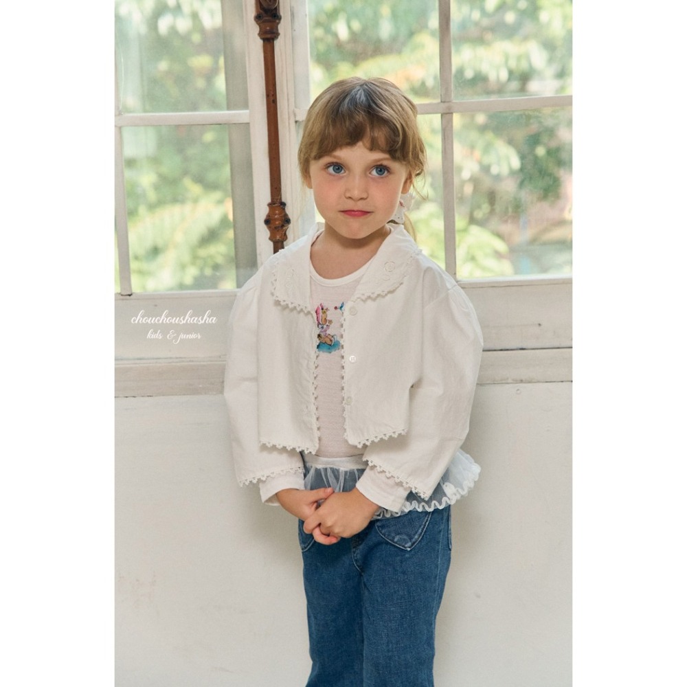 🇰🇷韓國童裝｜2025秋款🍂CHOUCHOUSHASHA蕾絲拼接上衣【白色/粉色】-細節圖2