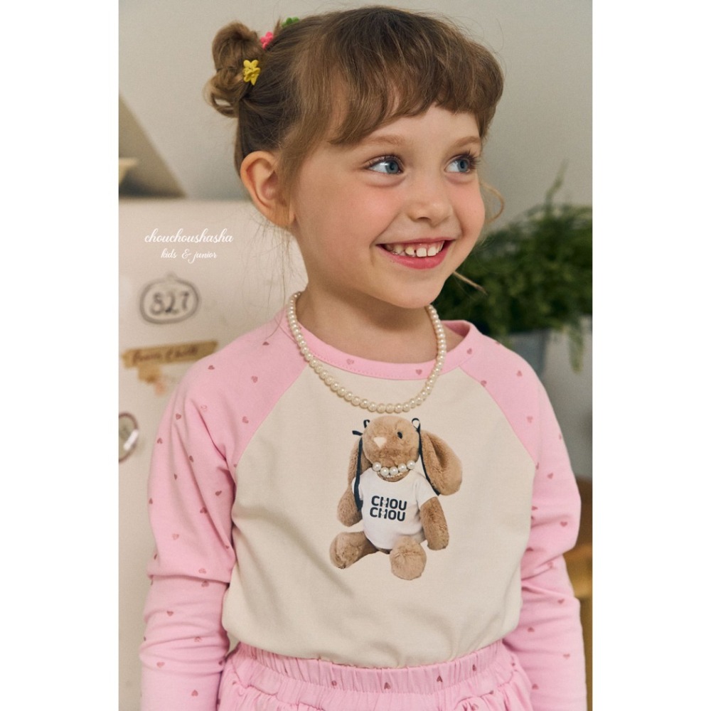 🇰🇷韓國童裝｜2025秋款🍂CHOUCHOUSHASHA＂Love Me＂熊熊T恤【黑/粉】-細節圖9