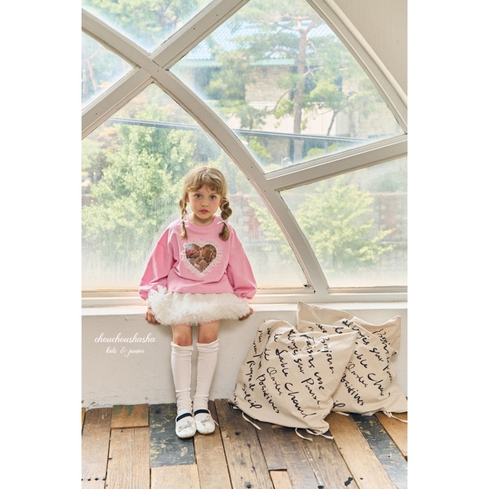 🇰🇷韓國童裝｜2025秋款🍂CHOUCHOUSHASHA蕾絲愛心圈小熊衛衣【粉/白】-細節圖4