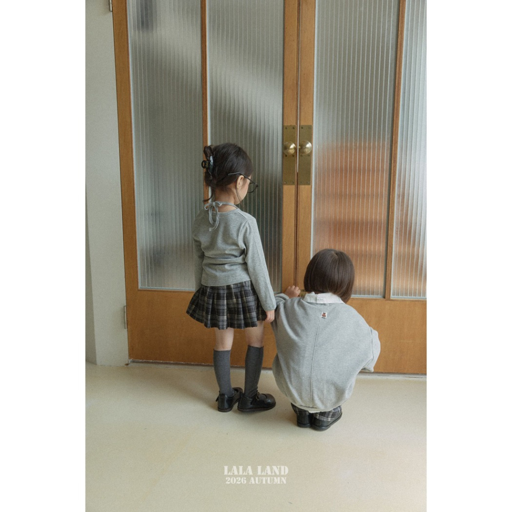 🇰🇷韓國童裝｜2026秋款🍂LALALAND品牌衛衣圓弧剪接衛衣-細節圖9