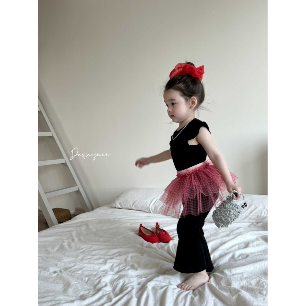 【現貨90cmn三色各1】🇨🇳陸牌｜設計師原創品牌 棉質上下套裝+紗裙屁簾 喇叭褲 女童套裝(不含髮飾)-細節圖2