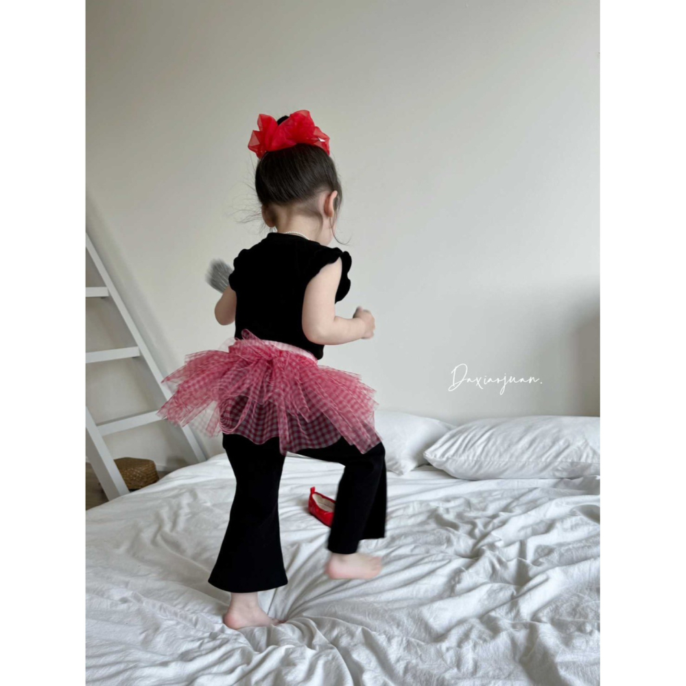 【現貨90cmn三色各1】🇨🇳陸牌｜設計師原創品牌 棉質上下套裝+紗裙屁簾 喇叭褲 女童套裝(不含髮飾)-細節圖3